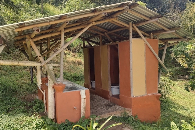 ecotecnologias-bano-seco-ecologico-las-canadas-bosque-de-niebla