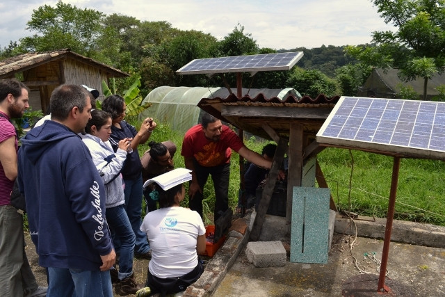 ecotecnologias-sistema-fotovoltaico-las-canadas-bosque-de-niebla