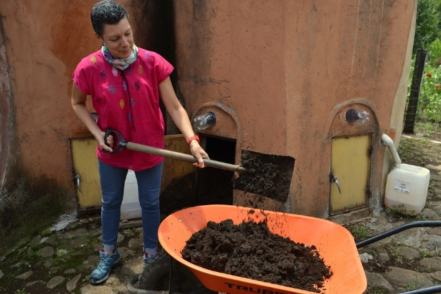 sanitario-seco-ecologico-composta-las-canadas-bosque-de-niebla