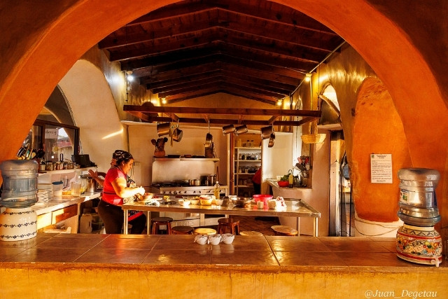 instalaciones-cocina-las-canadas-bosque-de-niebla